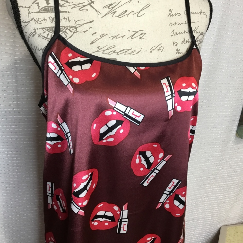 Lips & Lipstick Night Dress Nightgown Nightie PJs New without tag - Picture 4 of 9